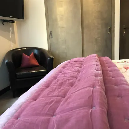 Café Cher-mignon Et D'hôtes Couette-café 3*