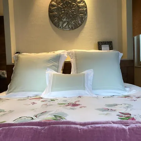 Couette-café Café Cher-mignon Et D'hôtes