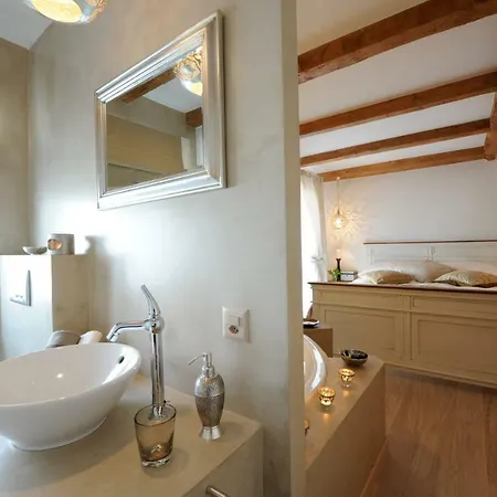 Couette-café Café Cher-mignon Et D'hôtes