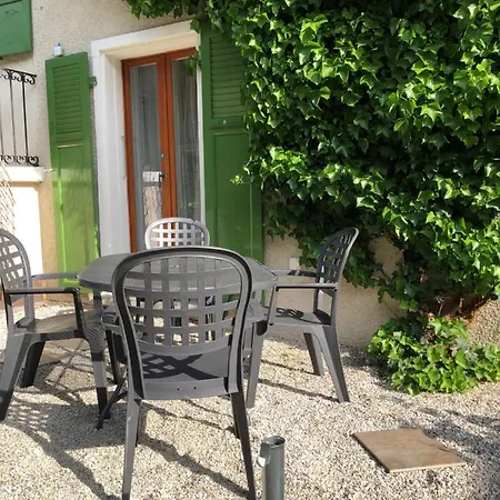 Cafe Cher-mignon Et D'hotes Oda ve Kahvaltı