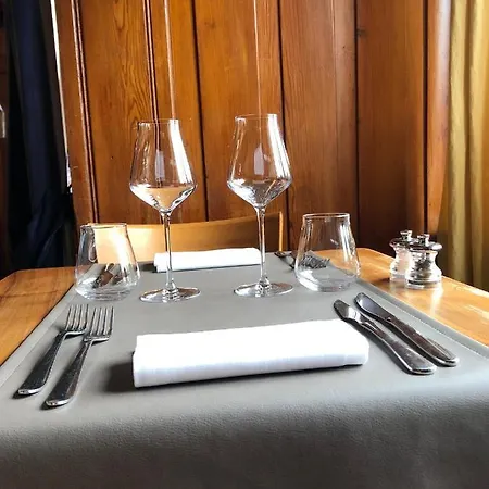 Cafe Cher-mignon Et D'hotes Отель типа 