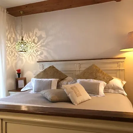 Café Cher-mignon Et D'hôtes Bed & Breakfast 3*